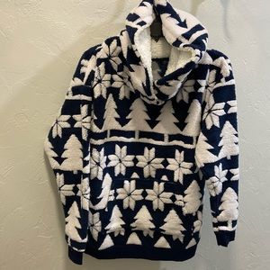NWT Vera Bradley Navy and White Fairisle Fleece Pullover Hoodie Sweatshirt